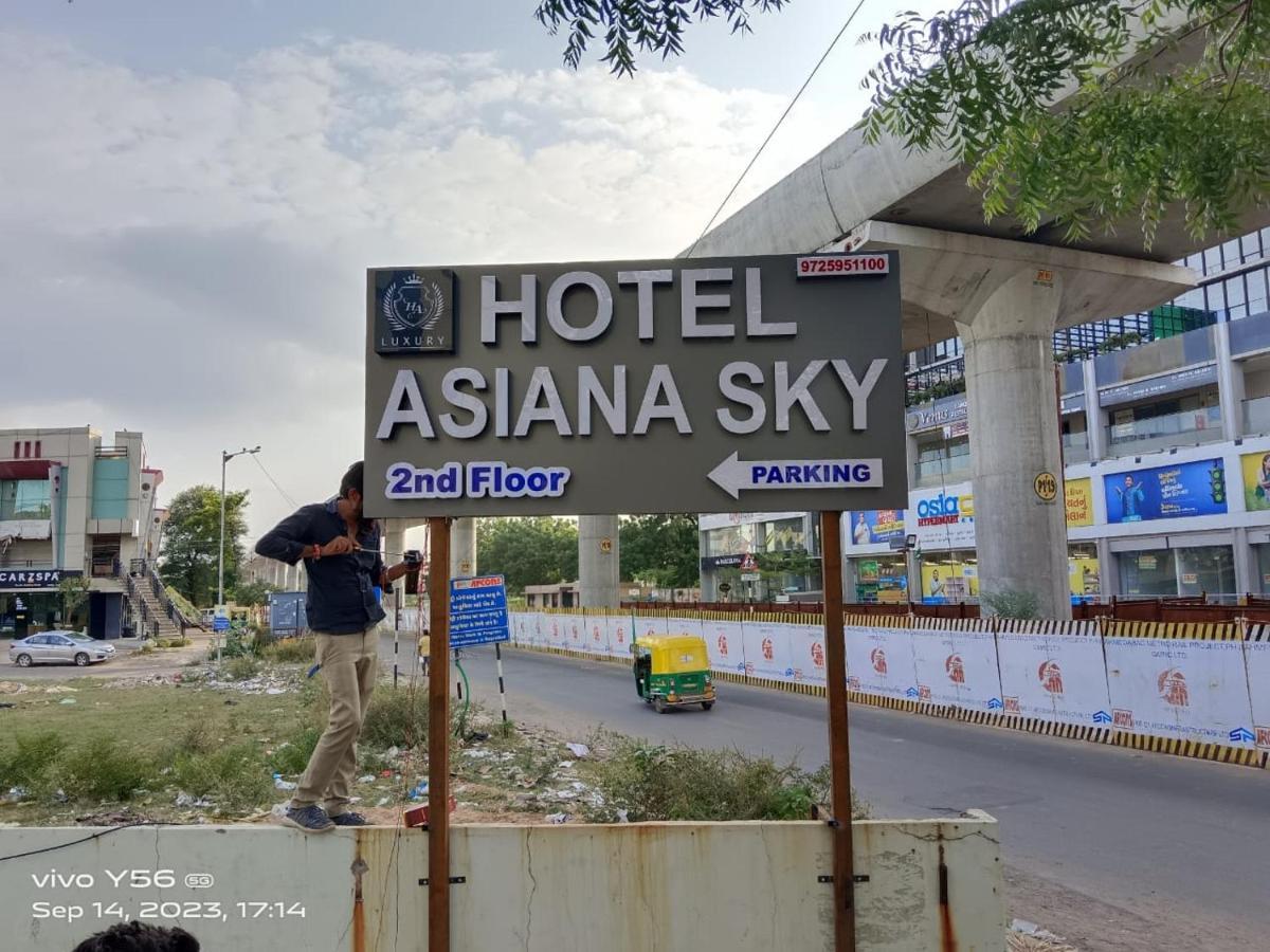 Hotel Asiana Sky Motera Ahmedabad Exterior photo