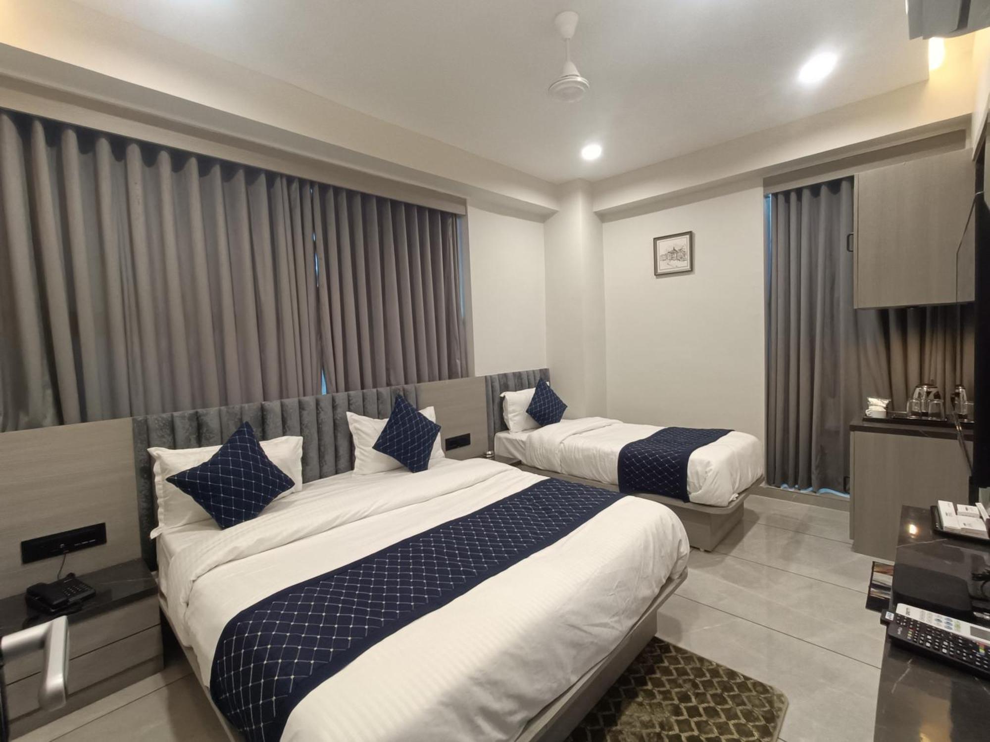 Hotel Asiana Sky Motera Ahmedabad Exterior photo