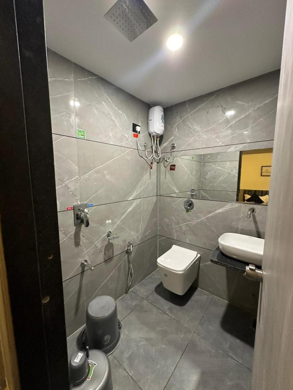 Hotel Asiana Sky Motera Ahmedabad Exterior photo